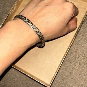 Elegant Silver Chevron Bangle